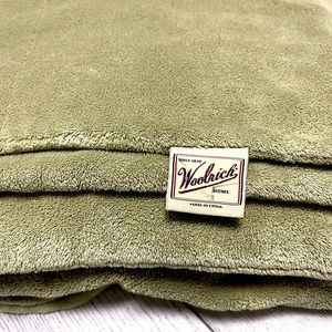 Woolrich 80x82” Home Plush Blanket Cozy Soft Microfiber Olive Green